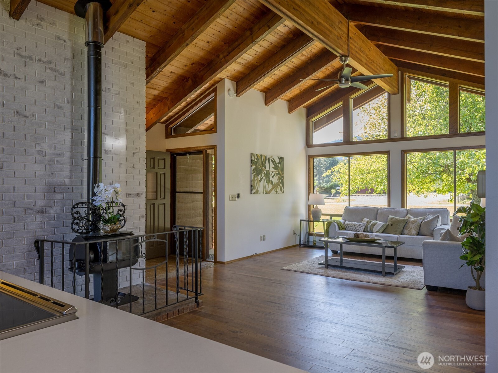 52 W Pheasant Lane