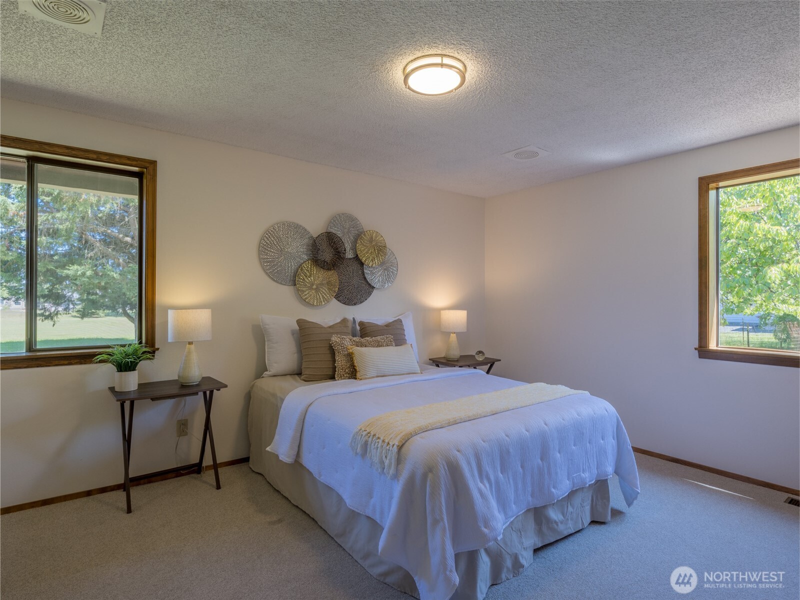 52 W Pheasant Lane