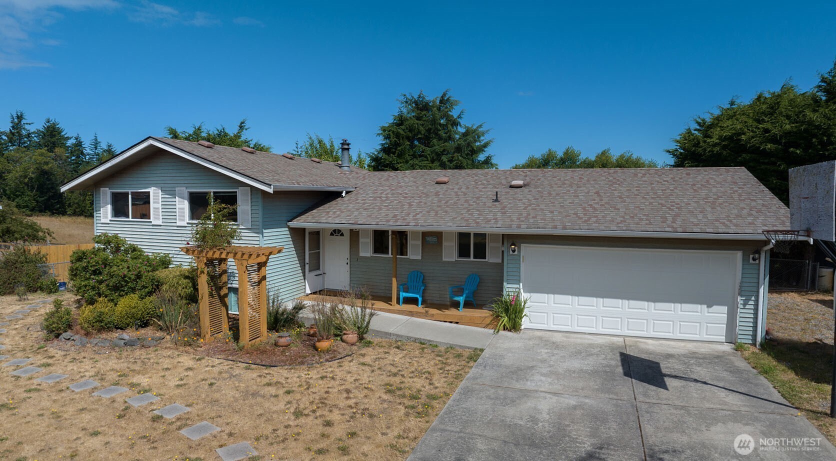 61 E Robert Place