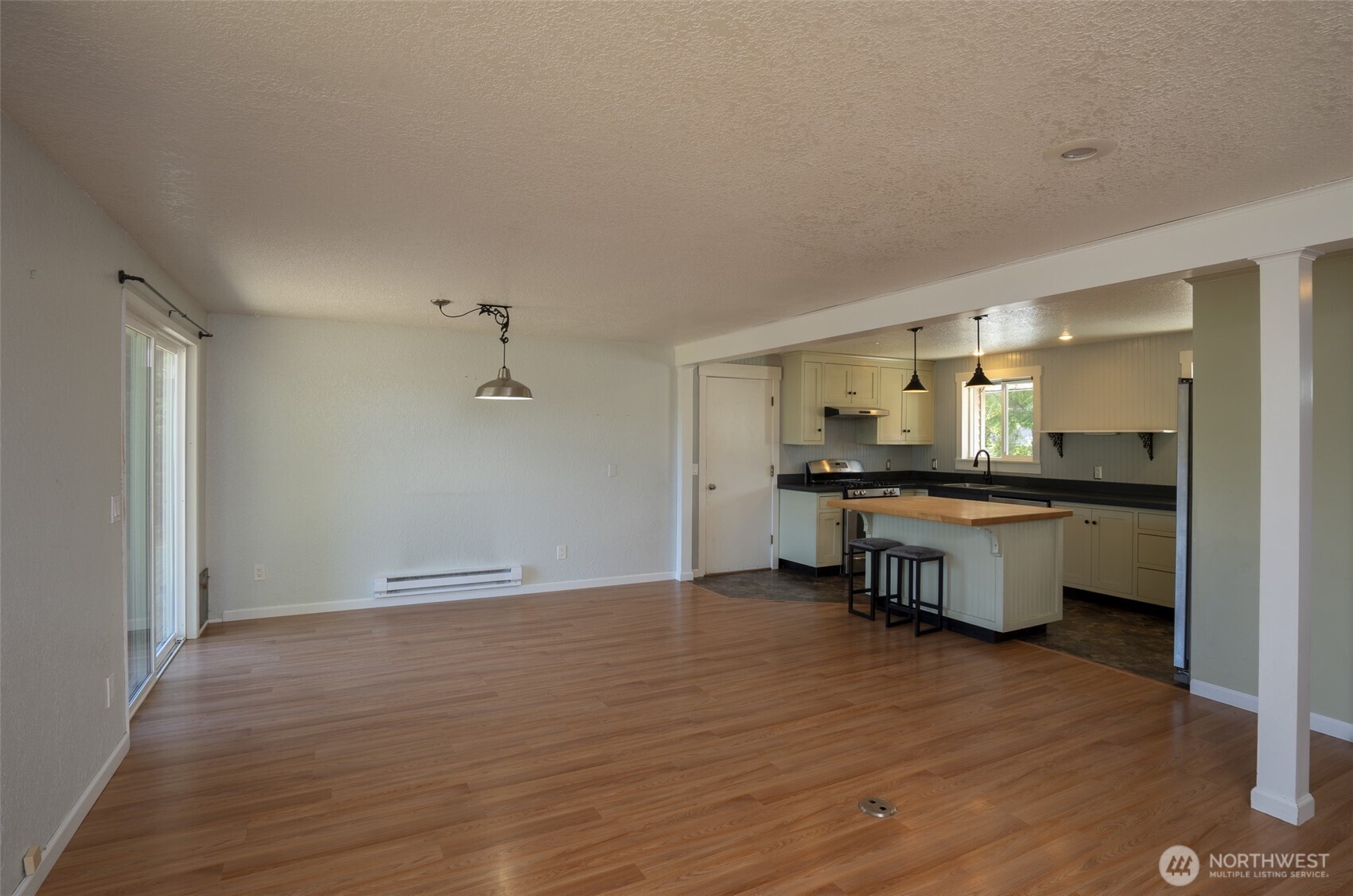 61 E Robert Place