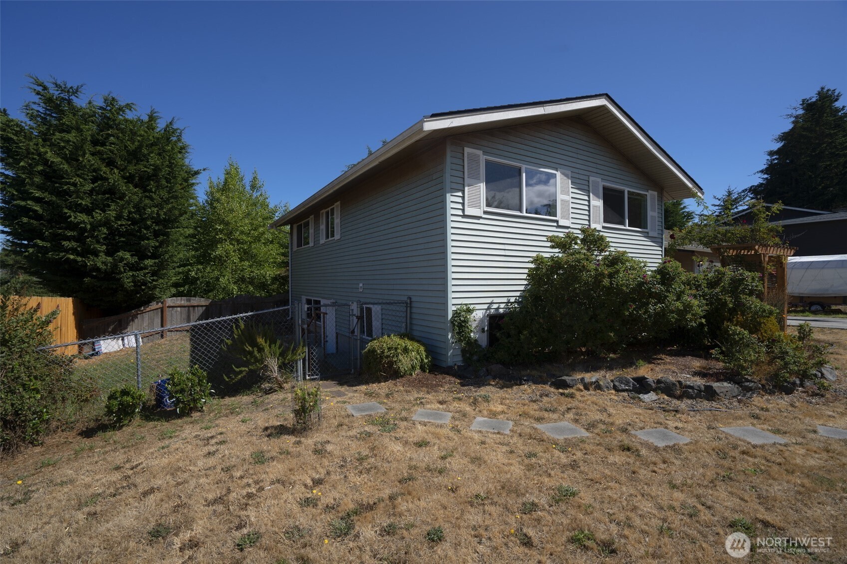 61 E Robert Place