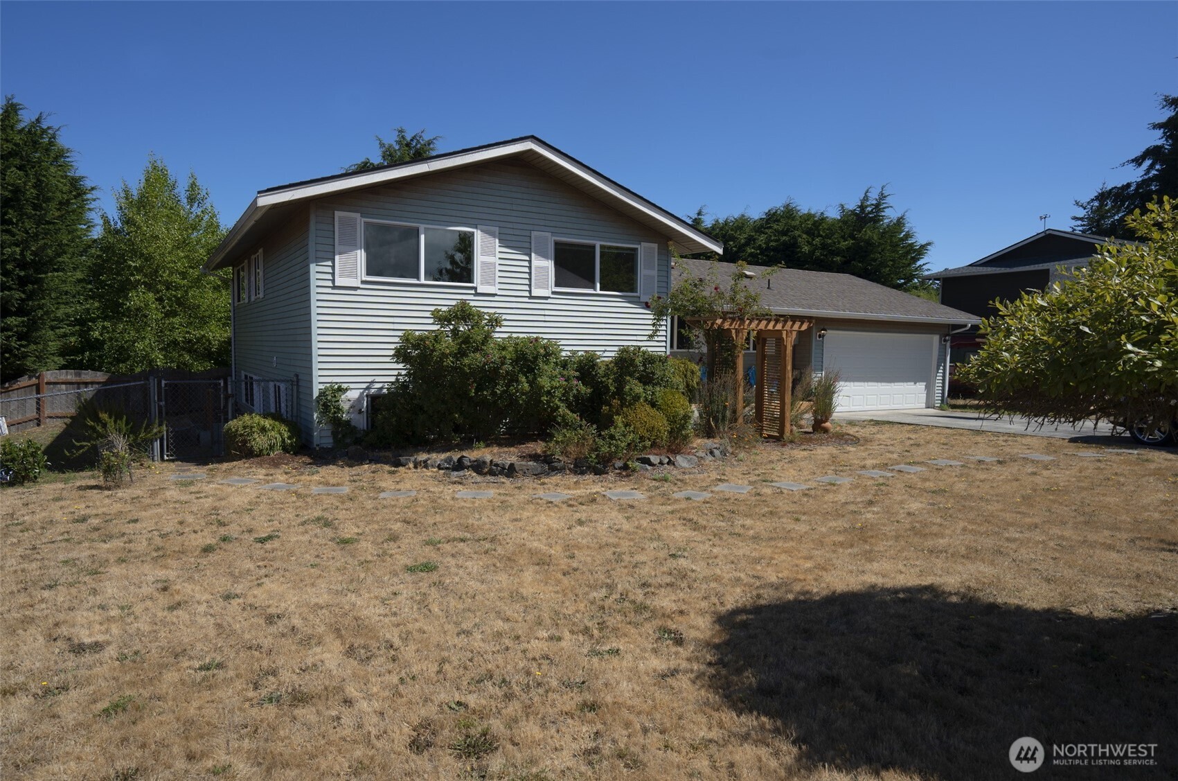 61 E Robert Place