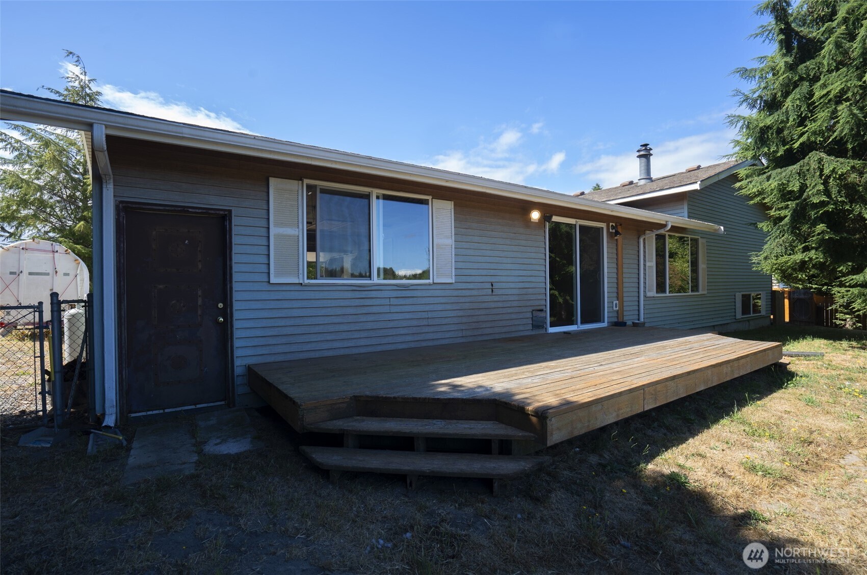61 E Robert Place