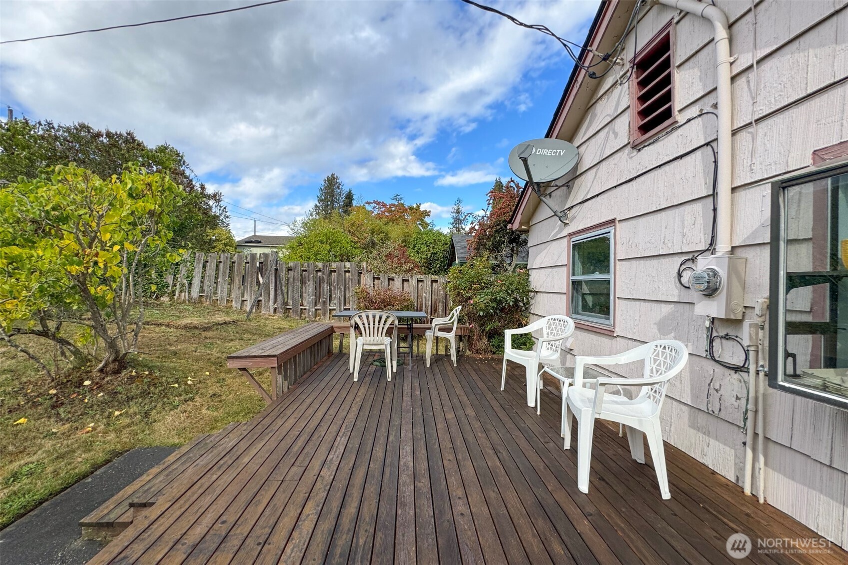 216 E 10TH Street