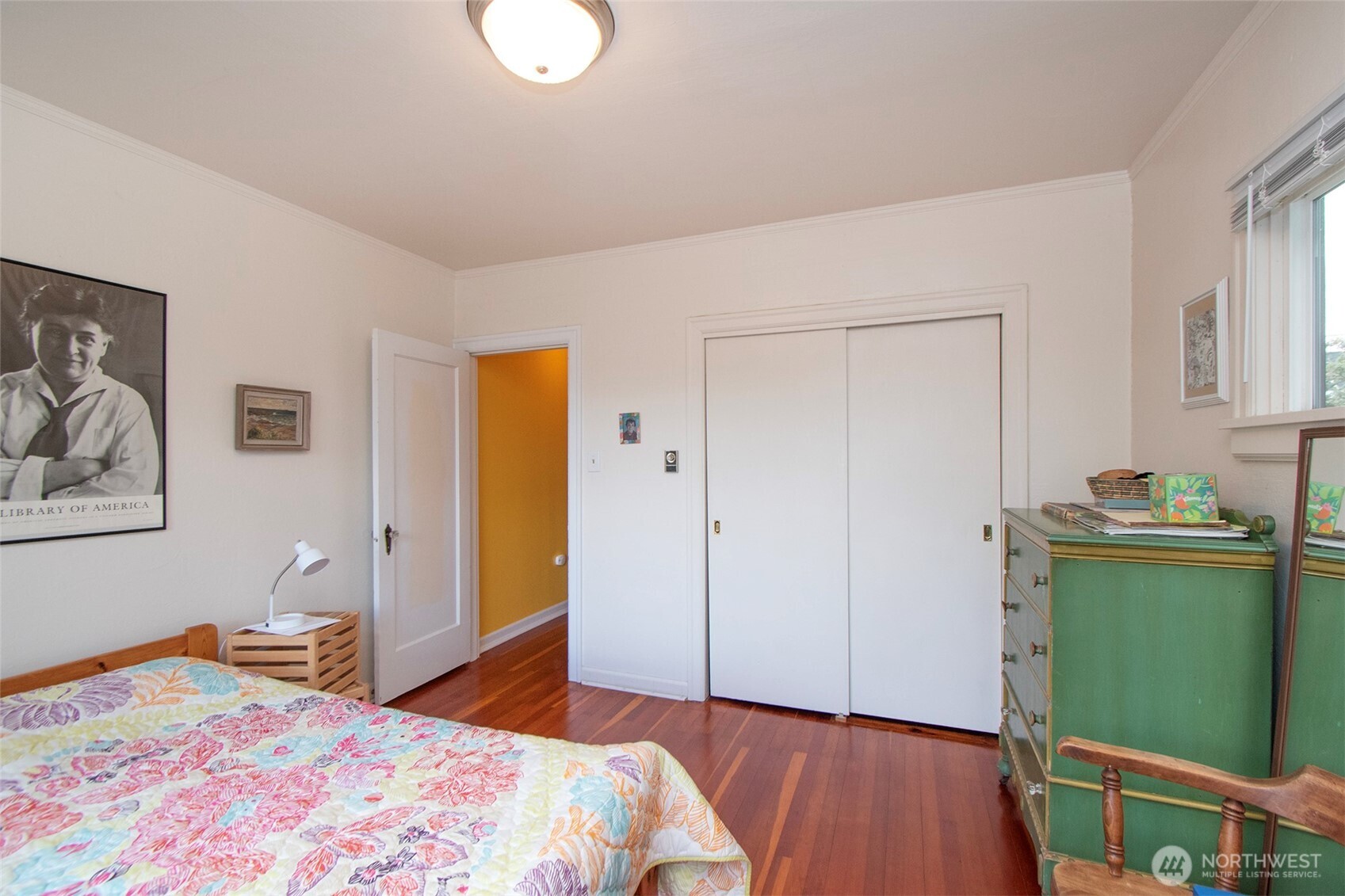 216 E 10TH Street