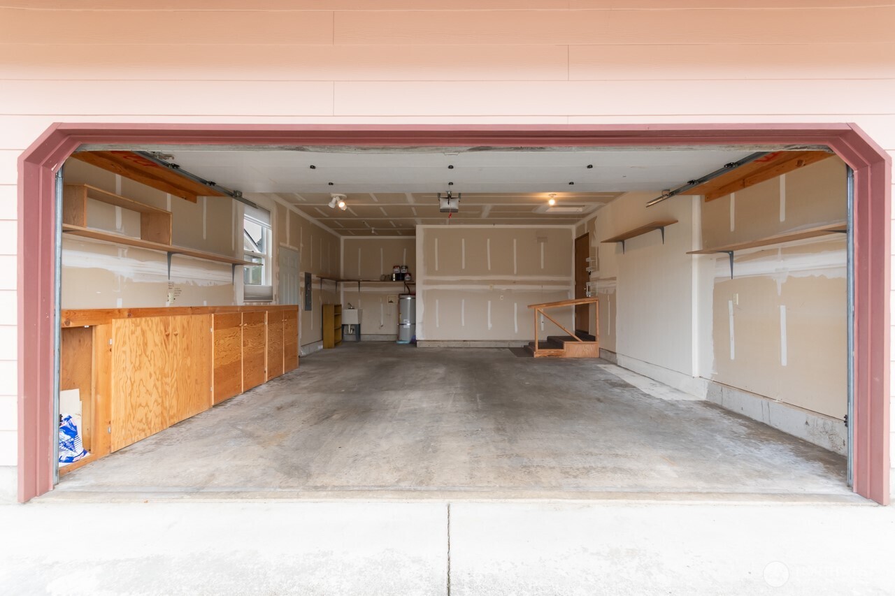 861 E Spruce