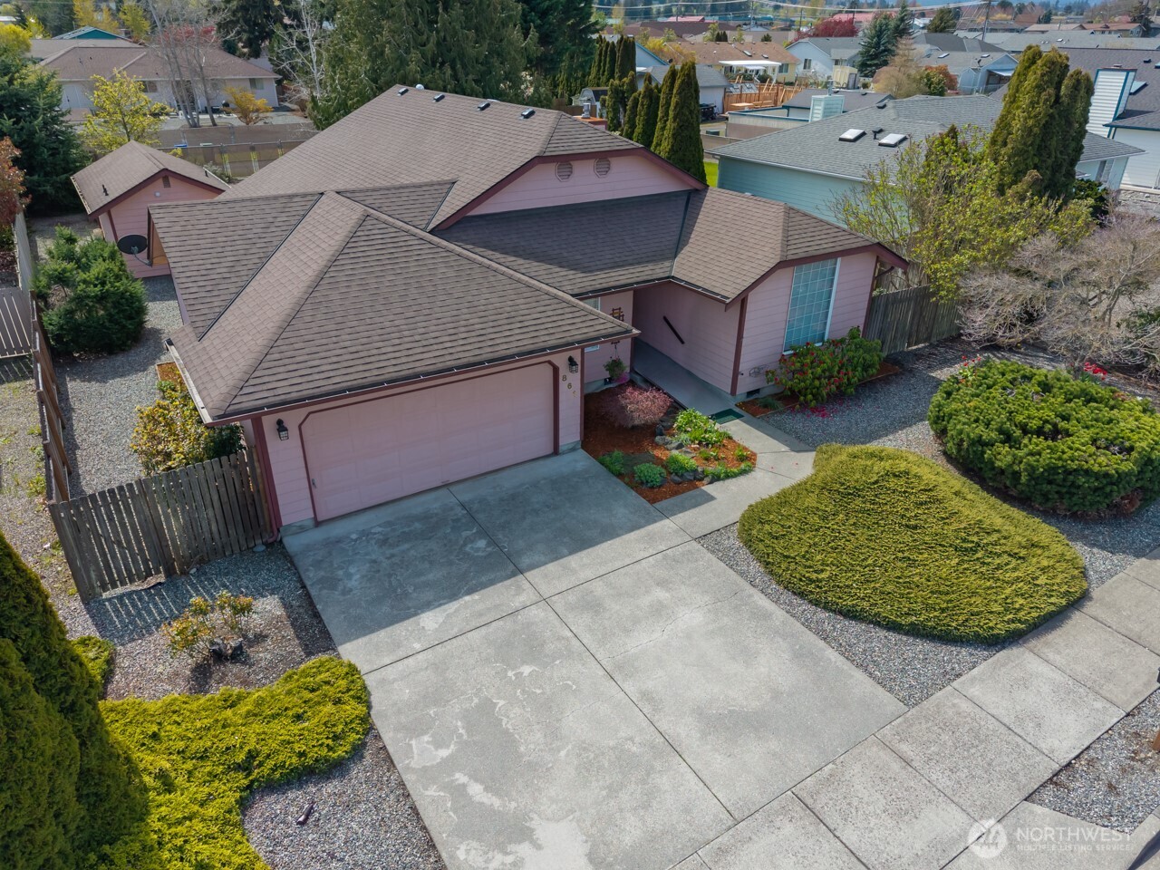 861 E Spruce