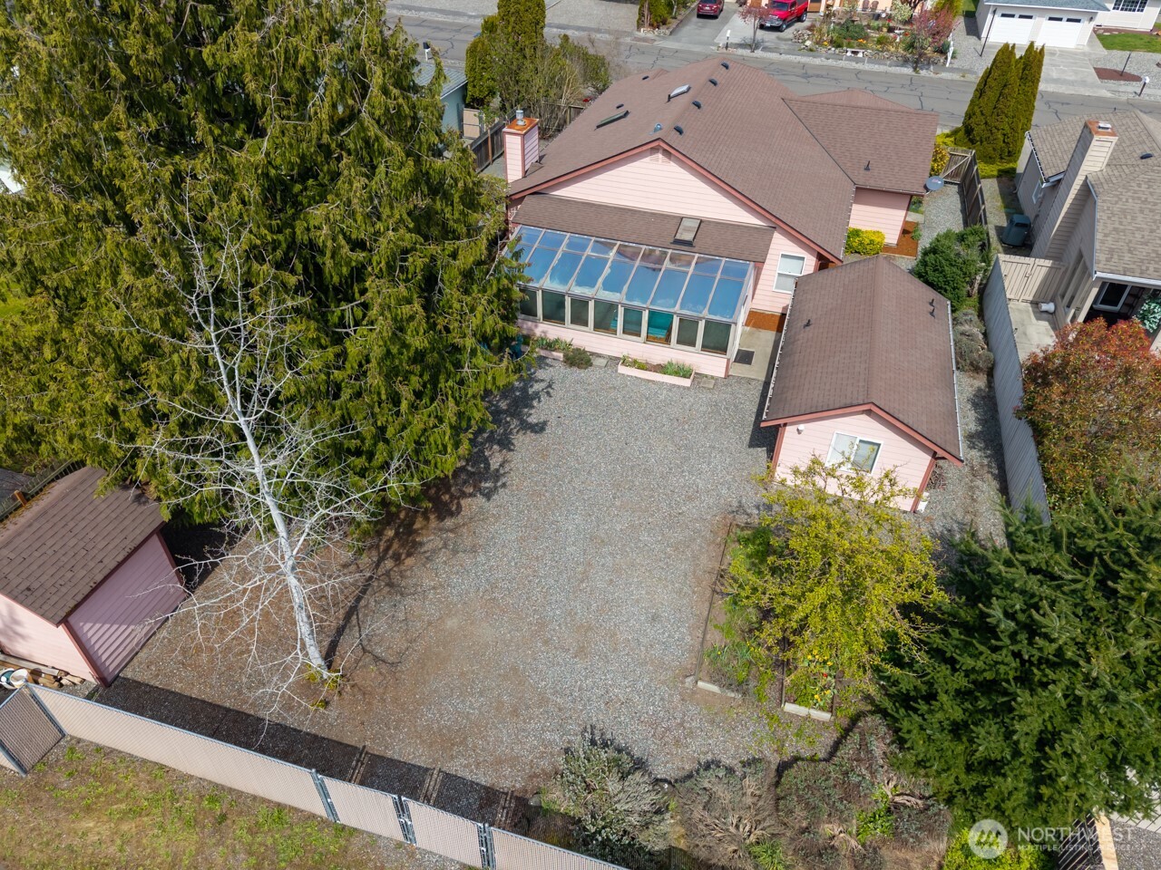 861 E Spruce