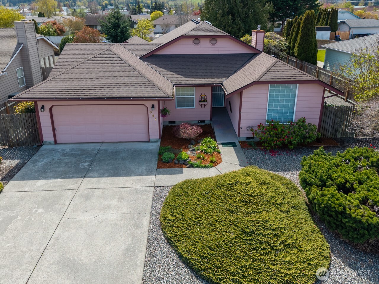 861 E Spruce