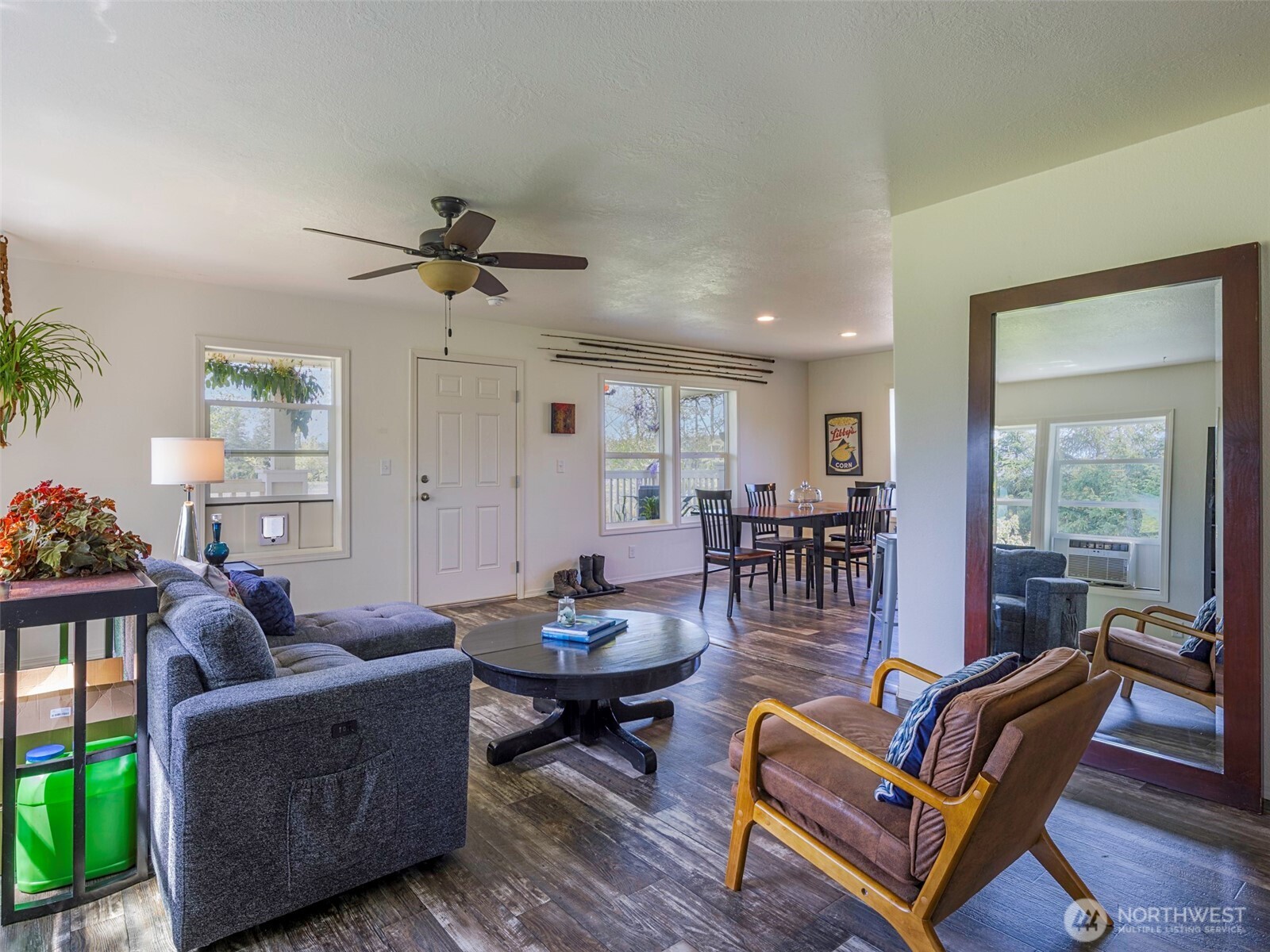 274192 E Hwy 101