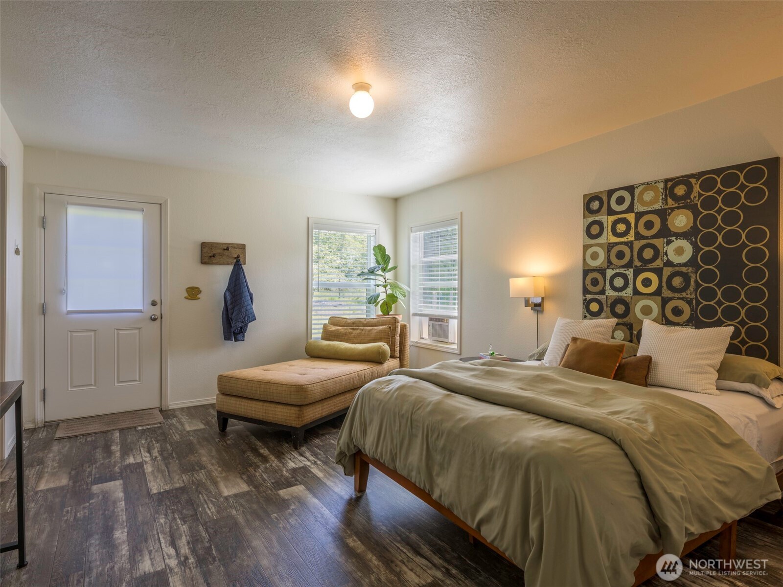 274192 E Hwy 101