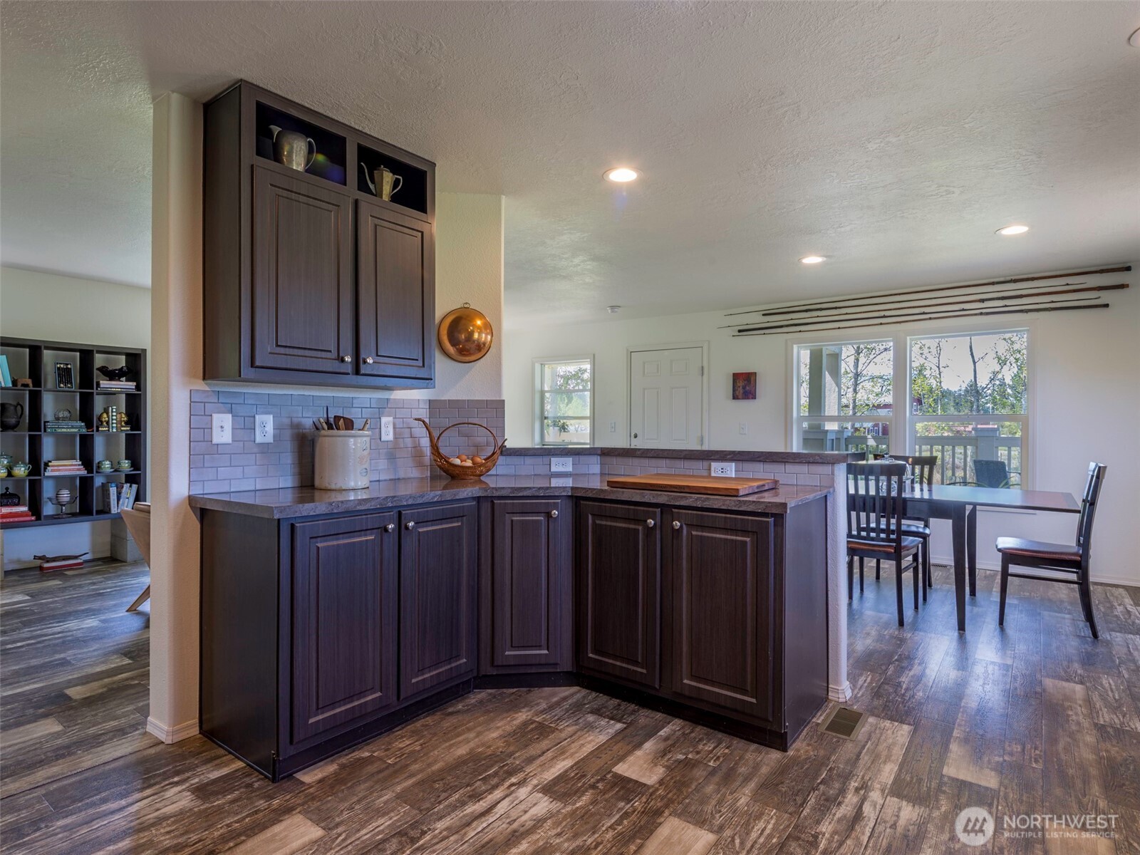 274192 E Hwy 101