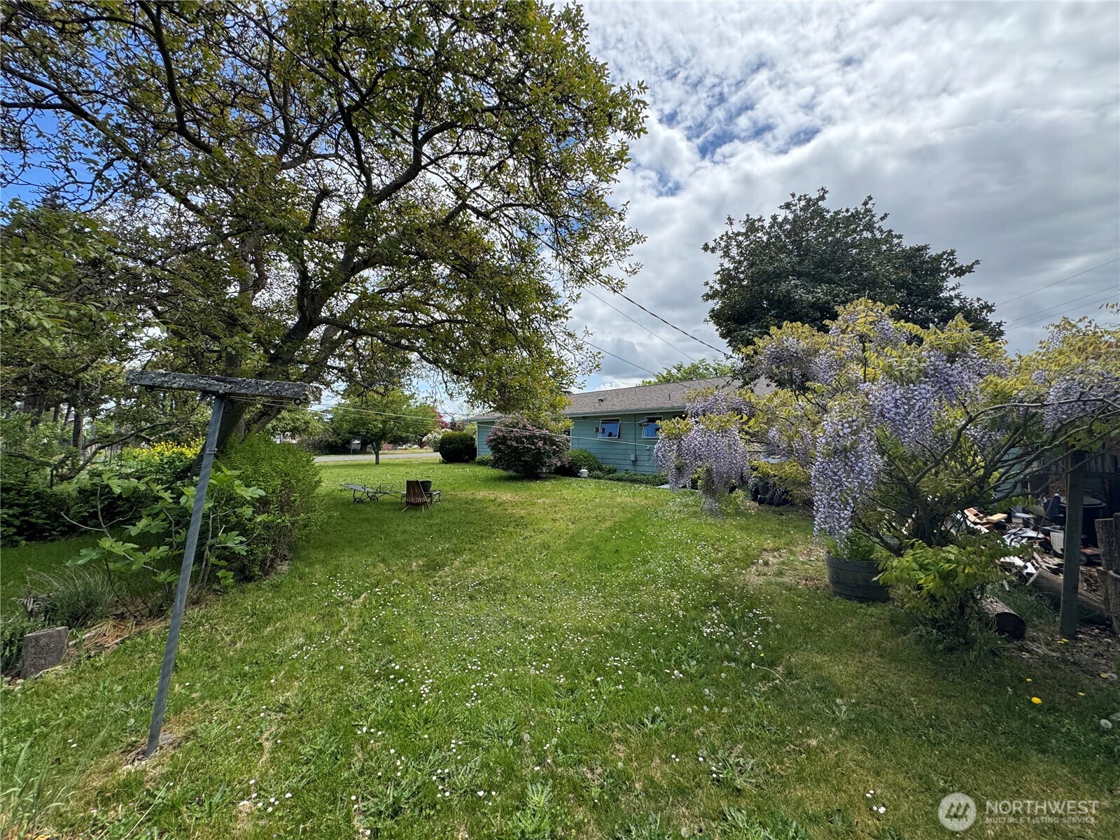 402 W Maple Street