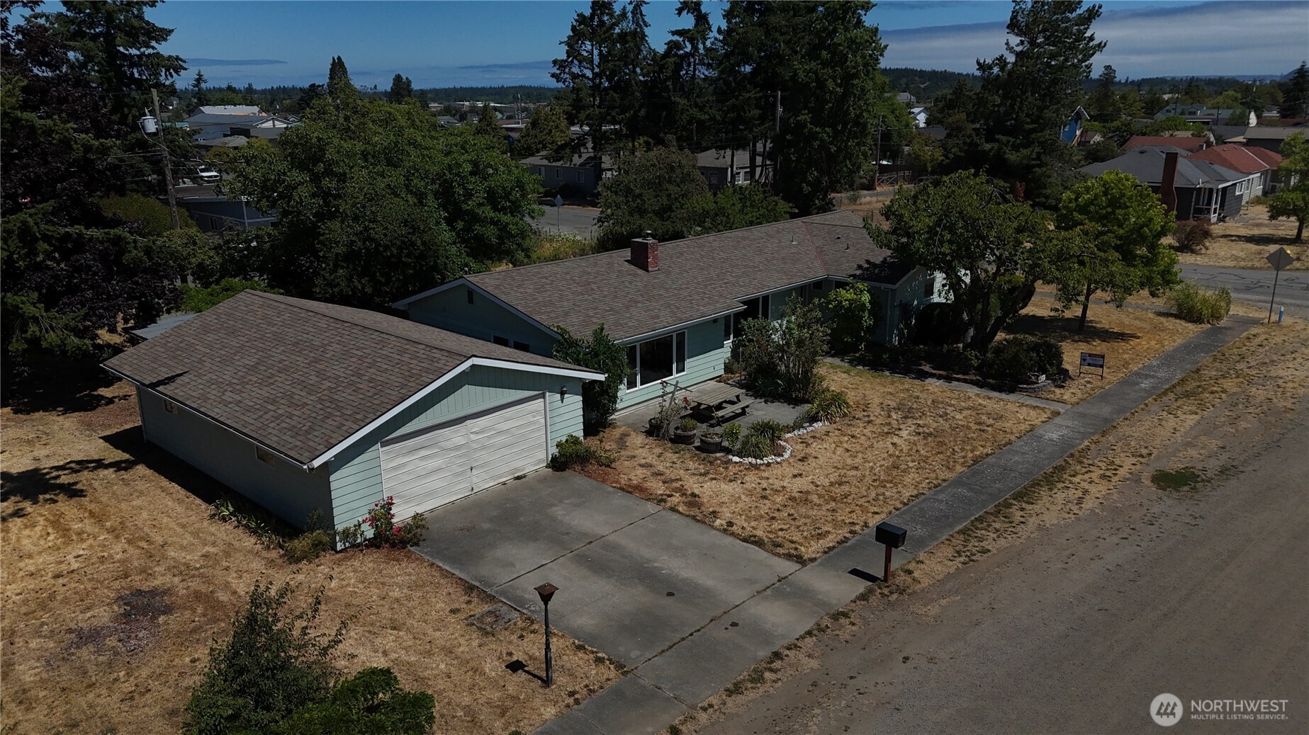 402 W Maple Street