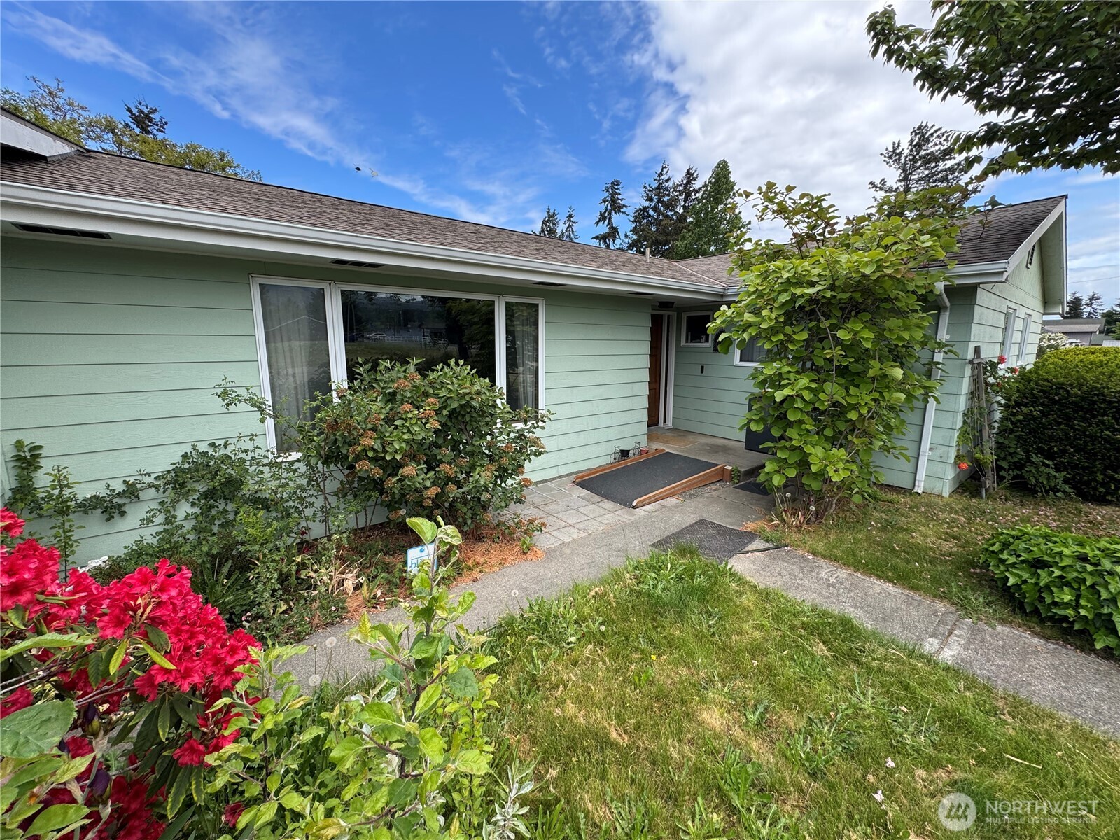 402 W Maple Street