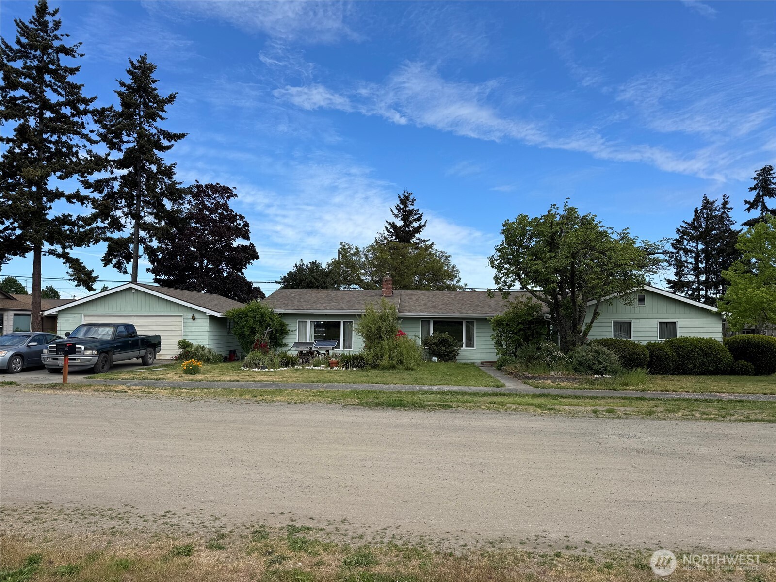 402 W Maple Street