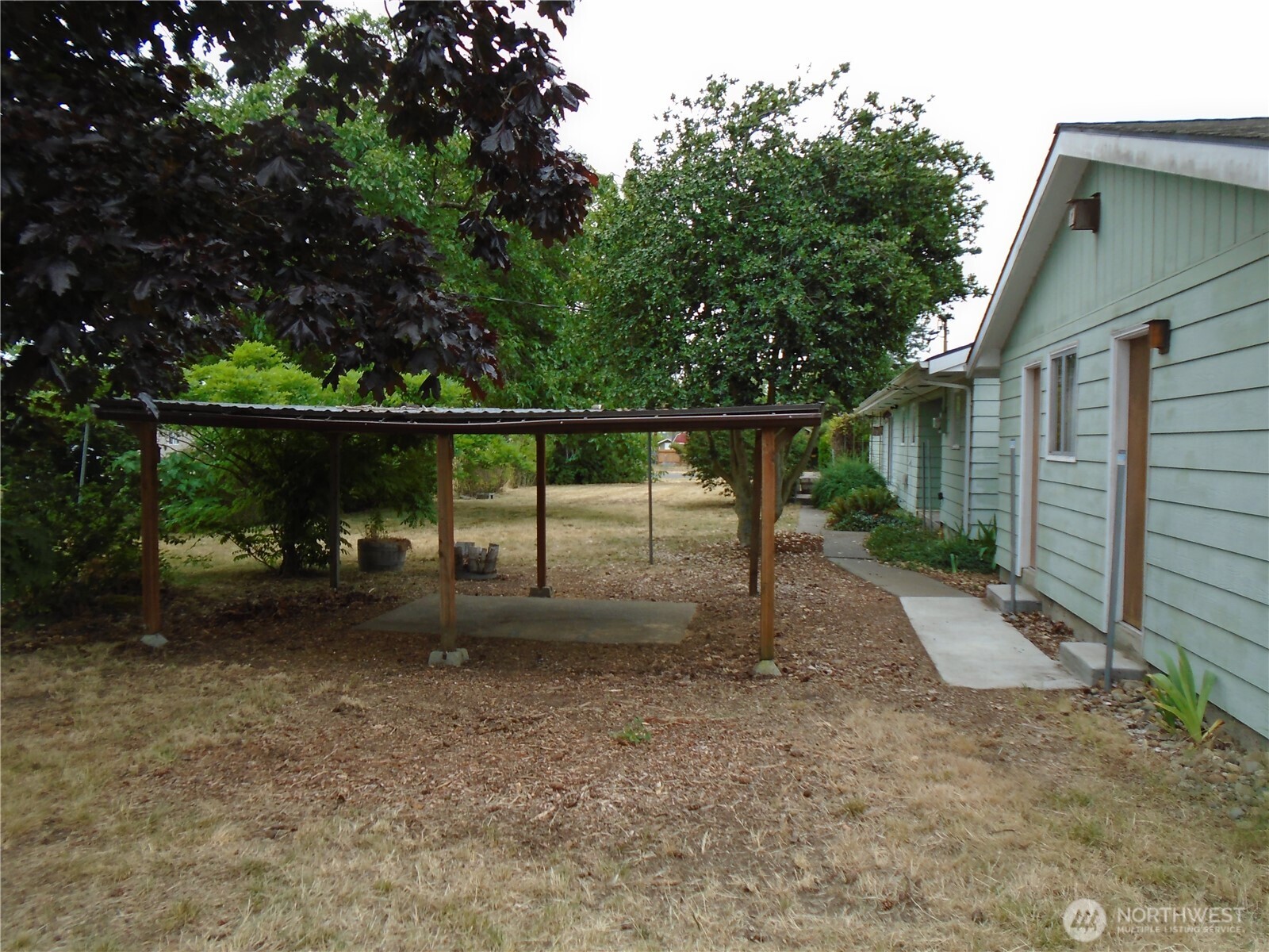 402 W Maple Street
