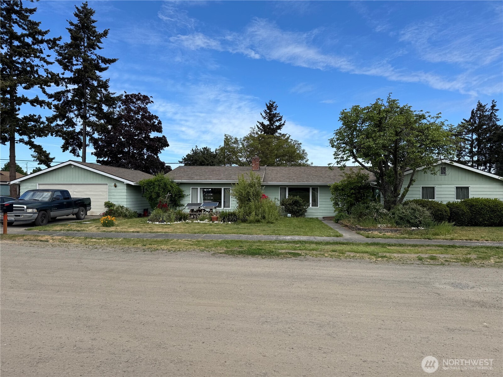 402 W Maple Street