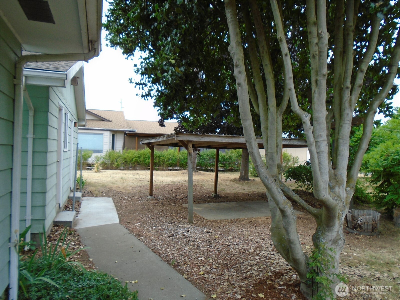 402 W Maple Street