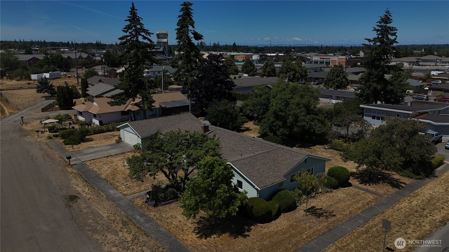 402 W Maple Street