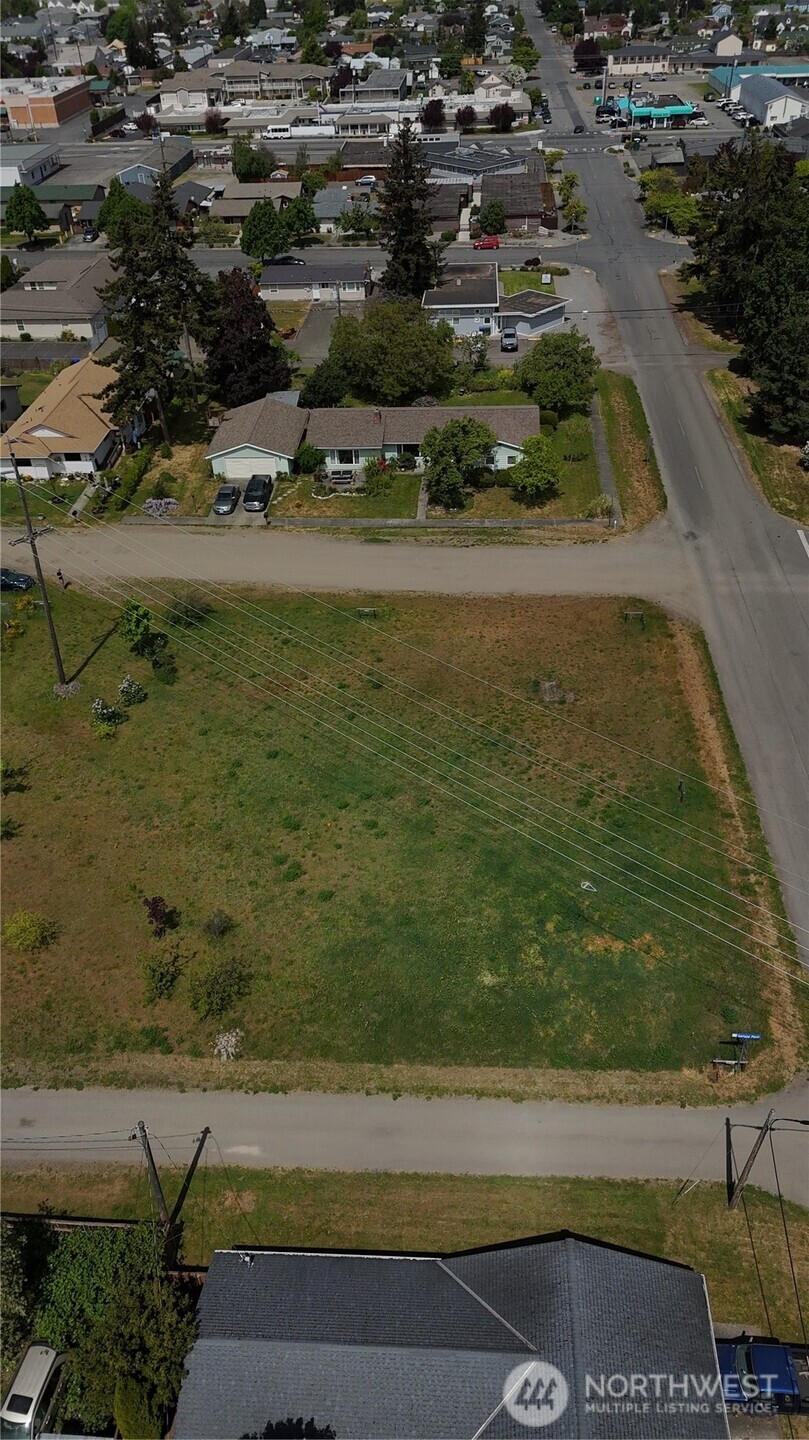 999999 W Maple Street