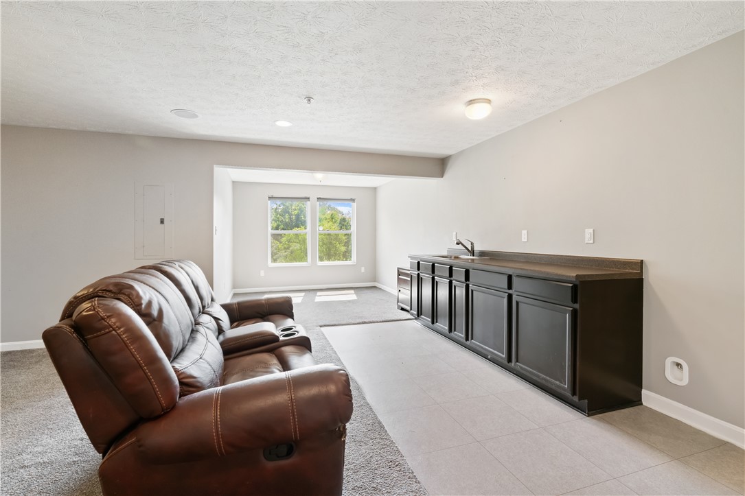 6476 Lindsey Lane