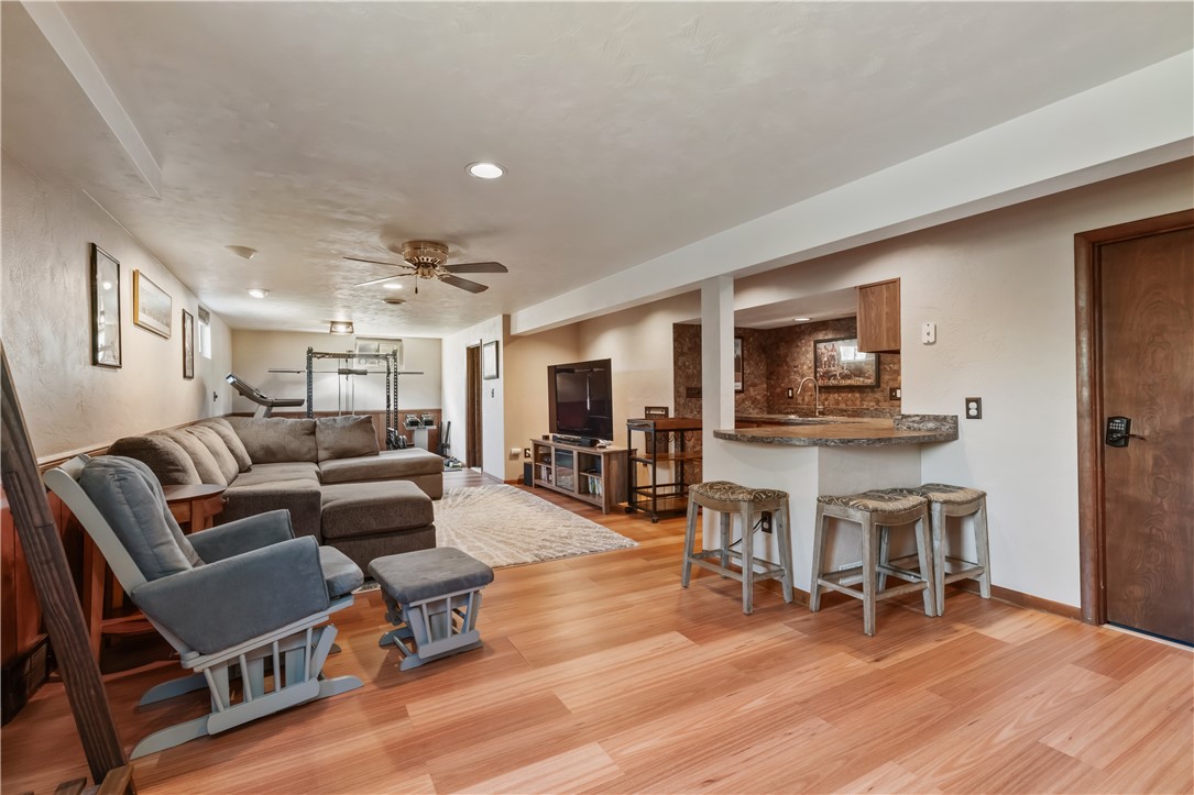 306 Knollview Drive