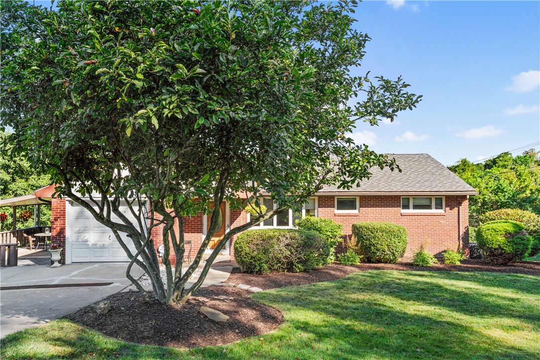 306 Knollview Drive