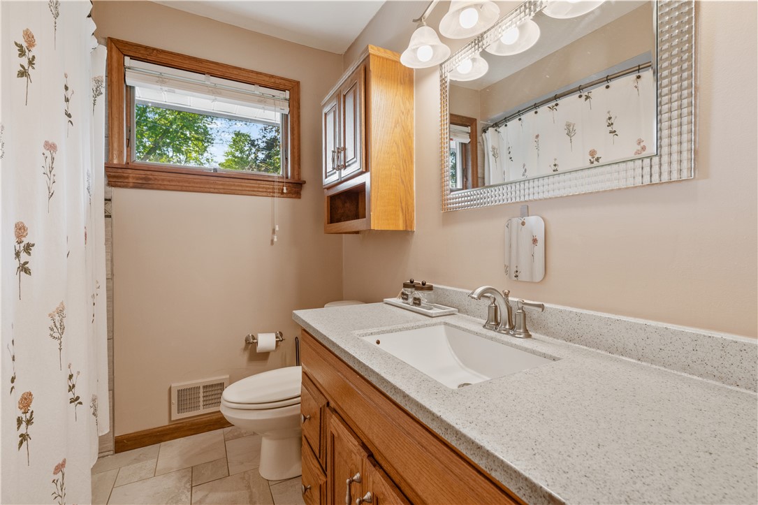306 Knollview Drive