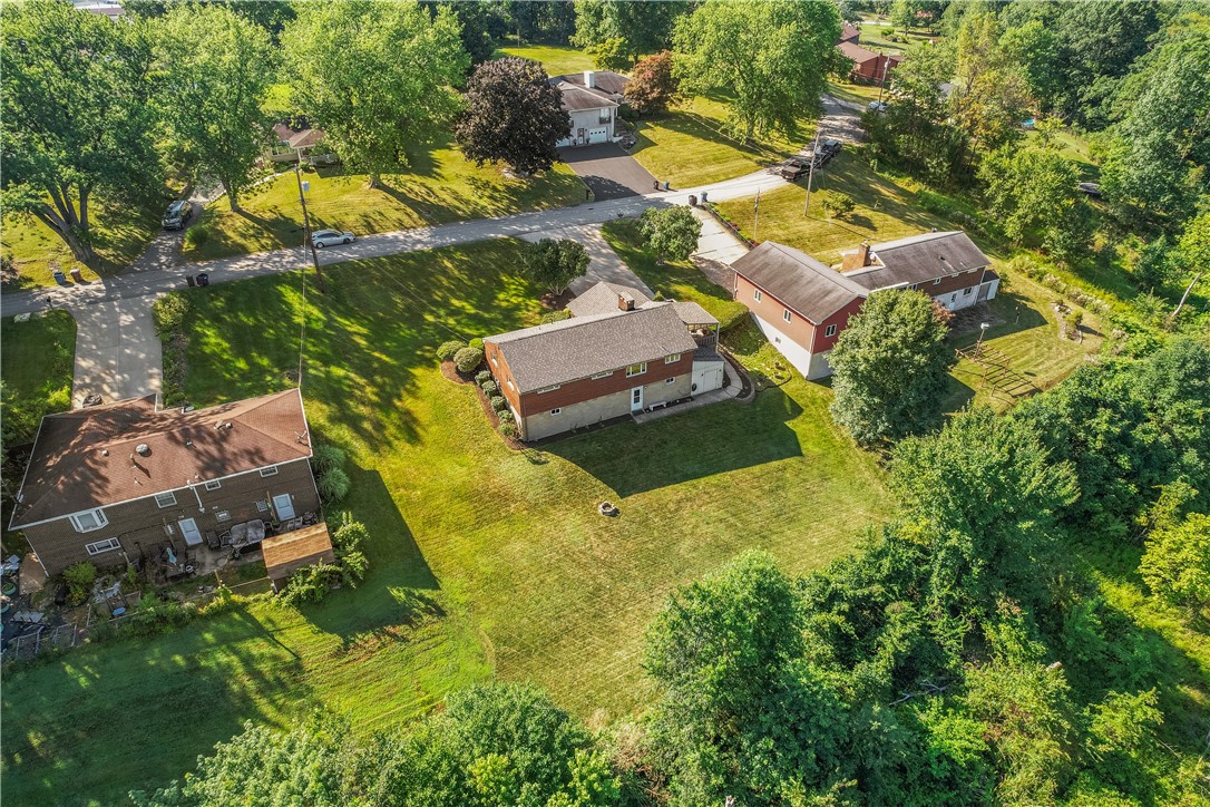 306 Knollview Drive