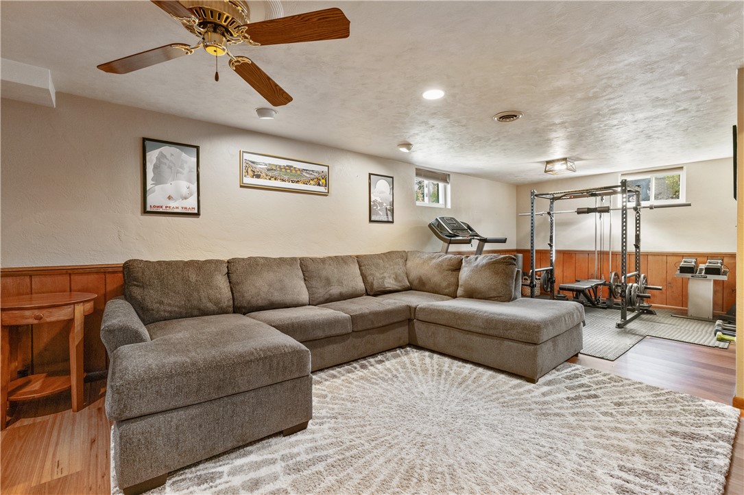 306 Knollview Drive