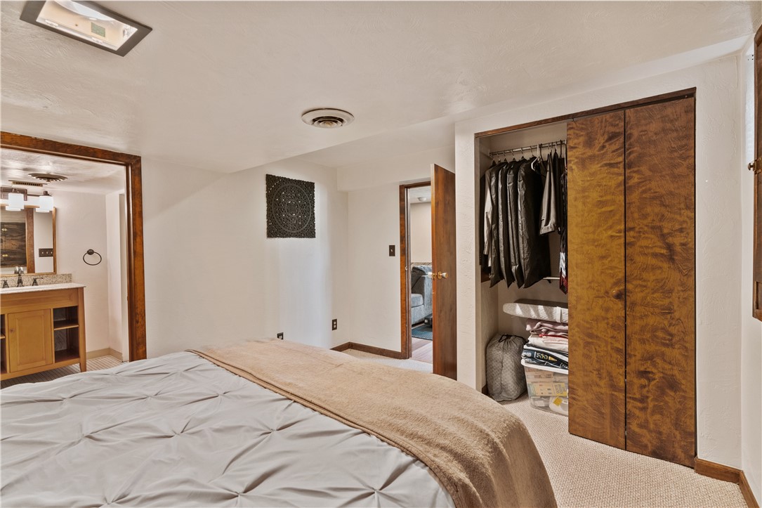306 Knollview Drive