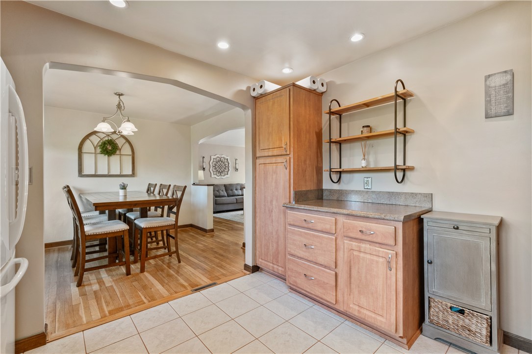 306 Knollview Drive