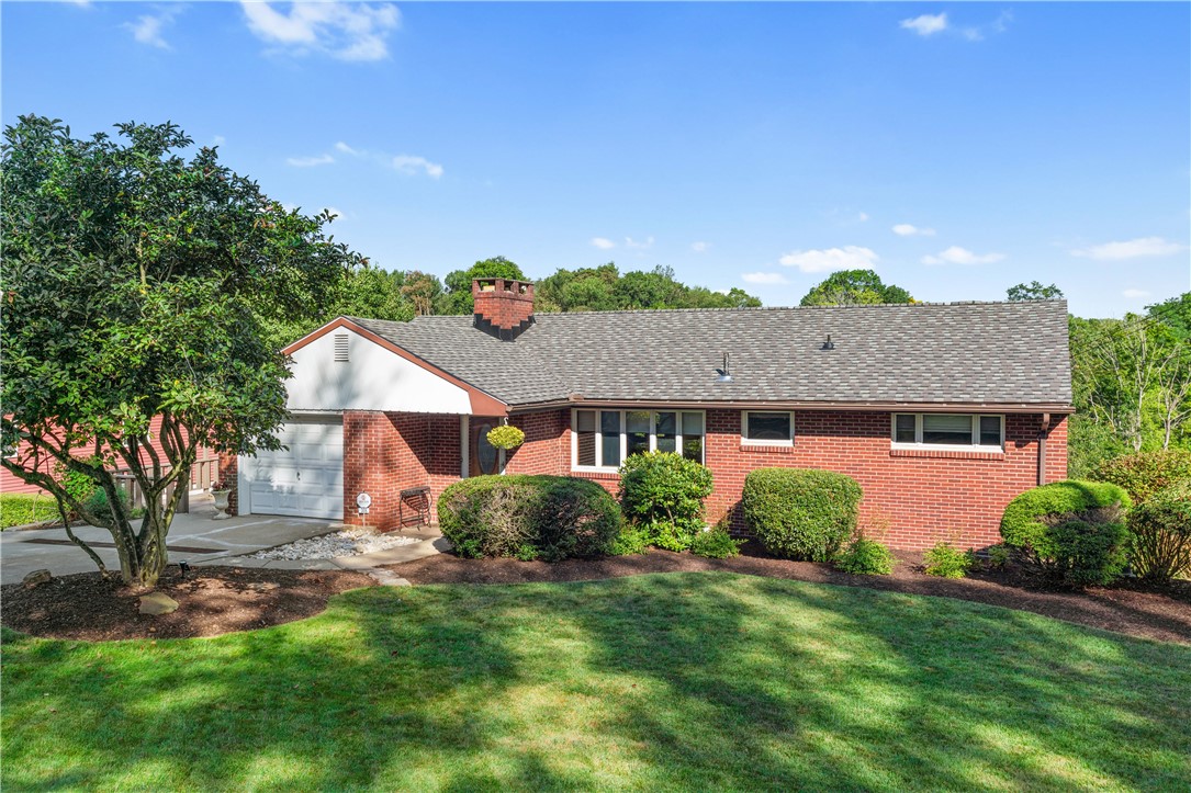 306 Knollview Drive