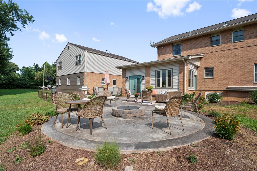 1217 Old Leechburg Road