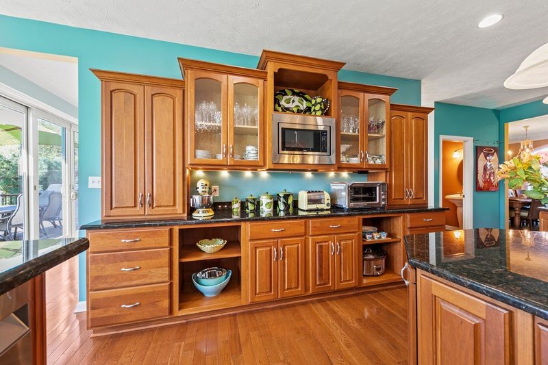 4097 Manor Oaks Court