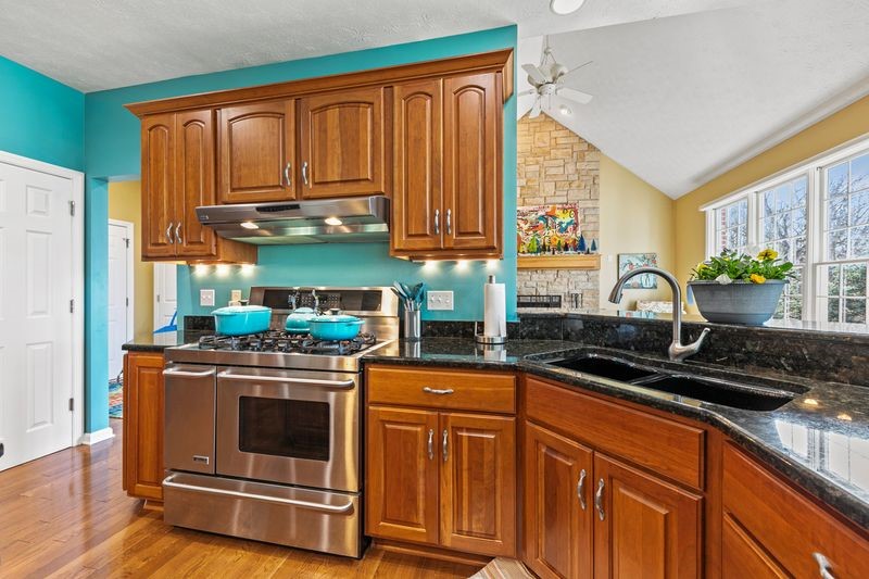 4097 Manor Oaks Court