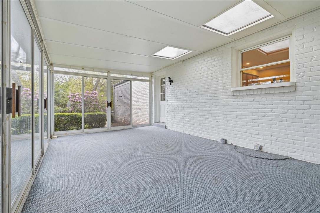 101 Fairlane Dr