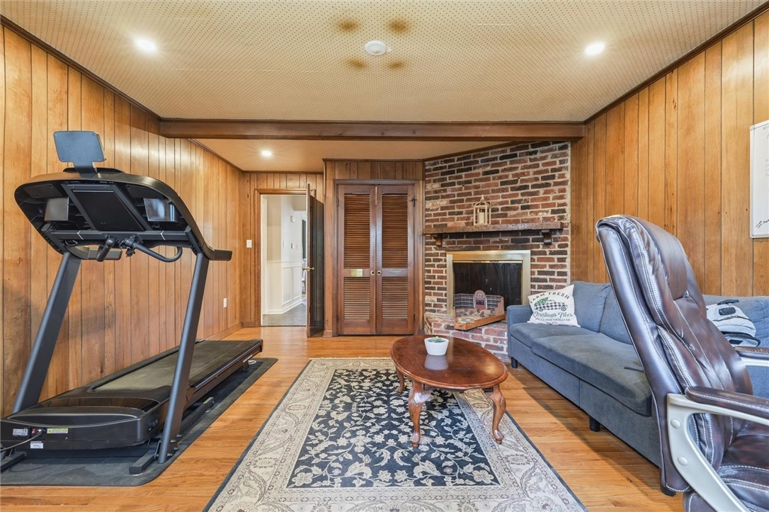 101 Fairlane Dr