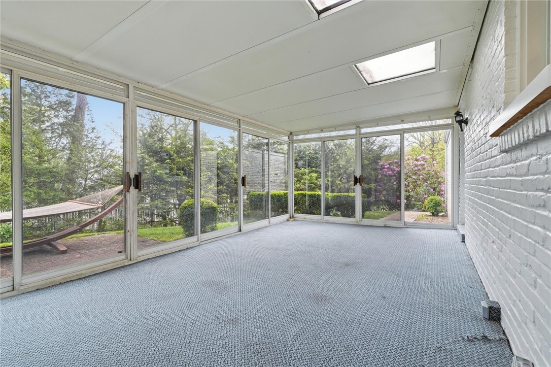 101 Fairlane Dr