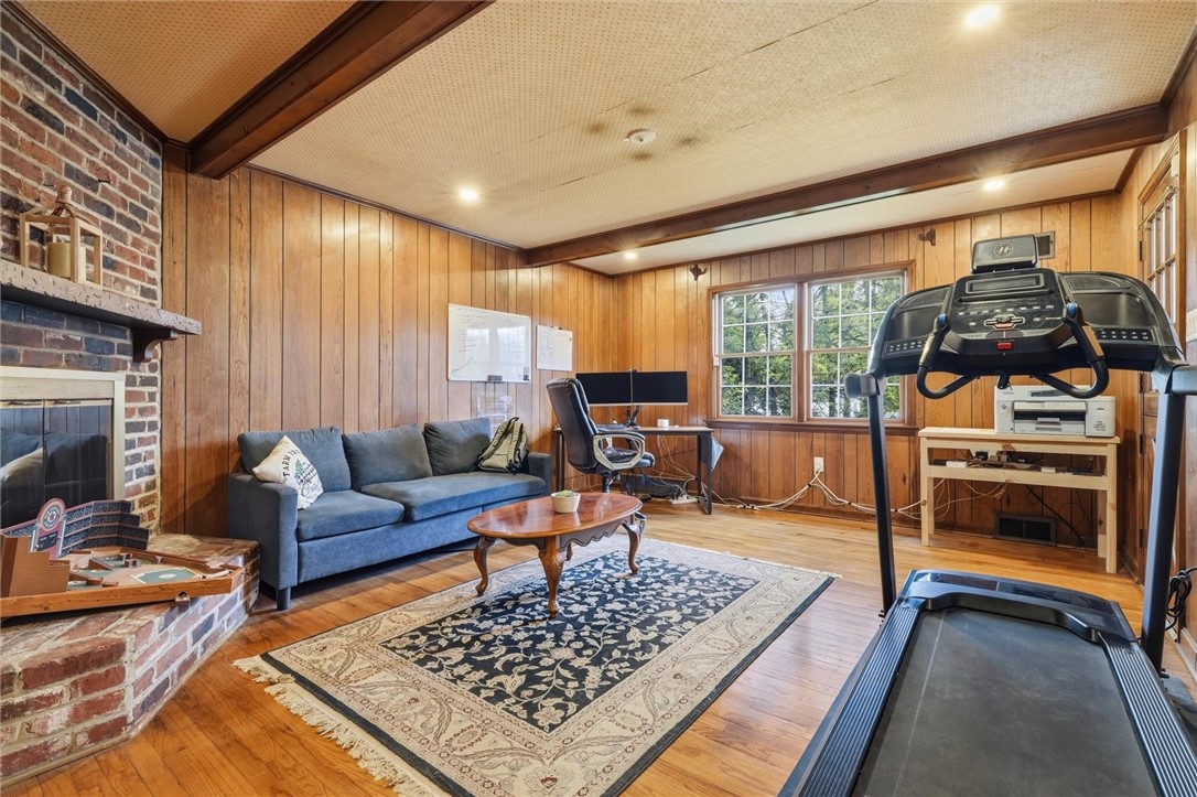 101 Fairlane Dr