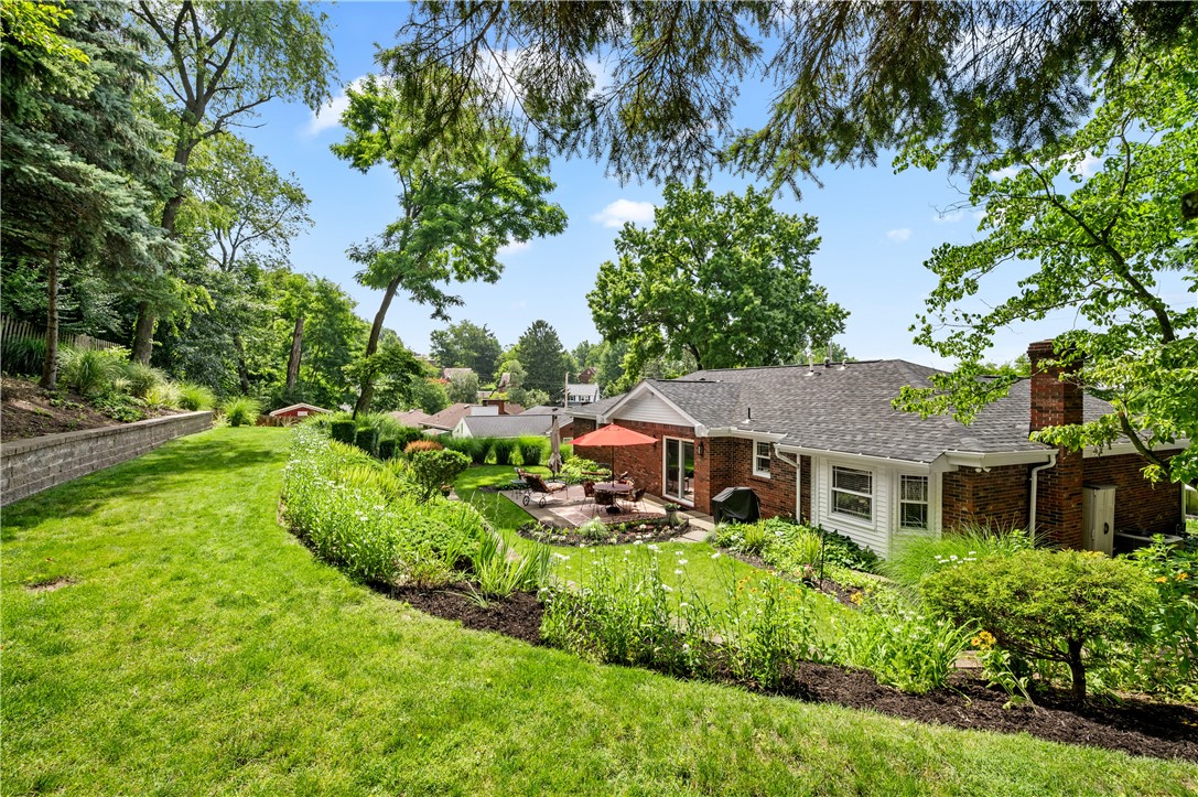 17 Greenwood Road