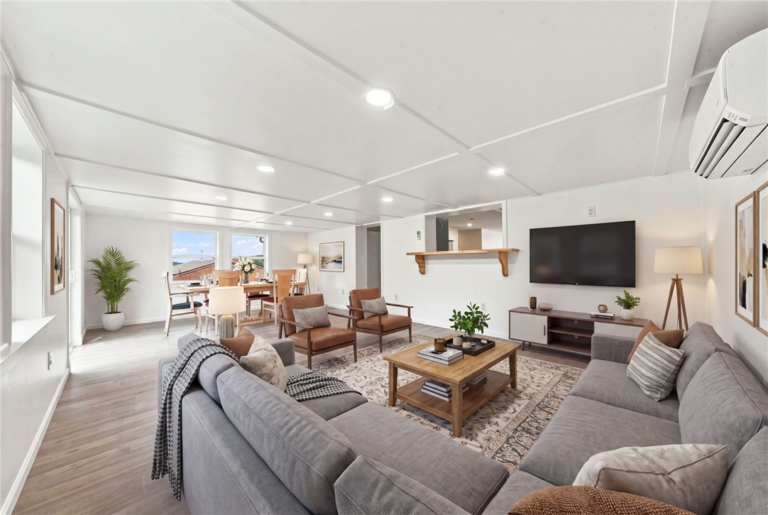 718 Illini Drive