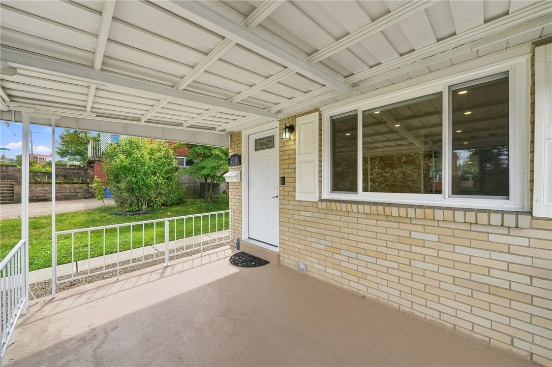 718 Illini Drive