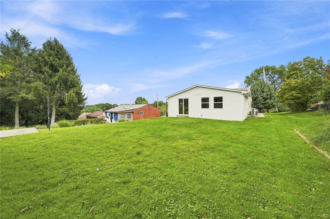 718 Illini Drive