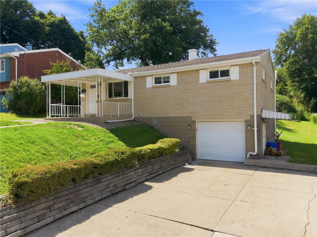 718 Illini Drive