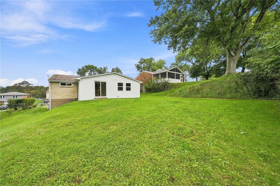 718 Illini Drive