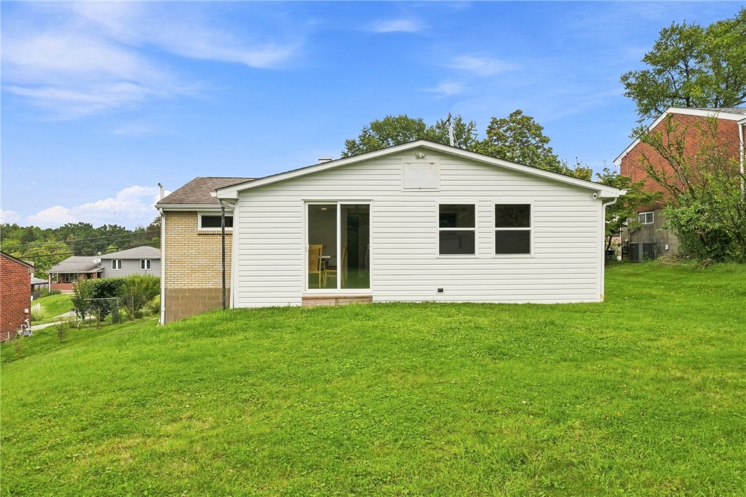 718 Illini Drive