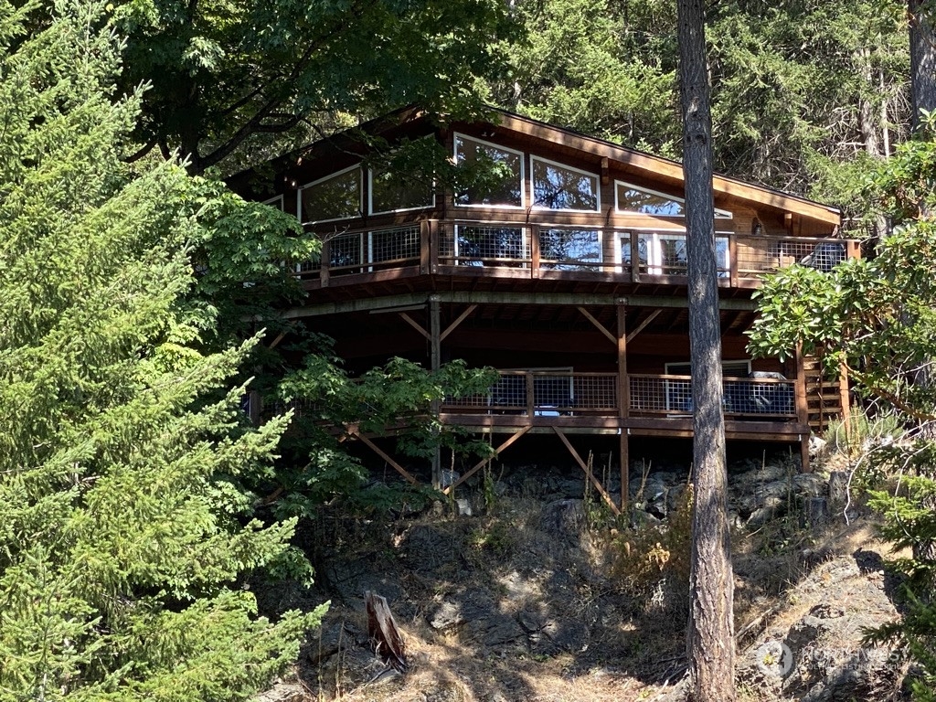 1373 Palisades Drive