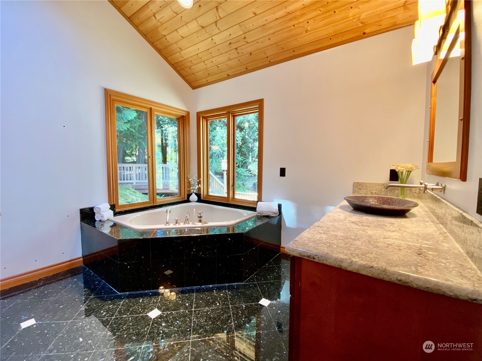 2878 Raccoon Point Road